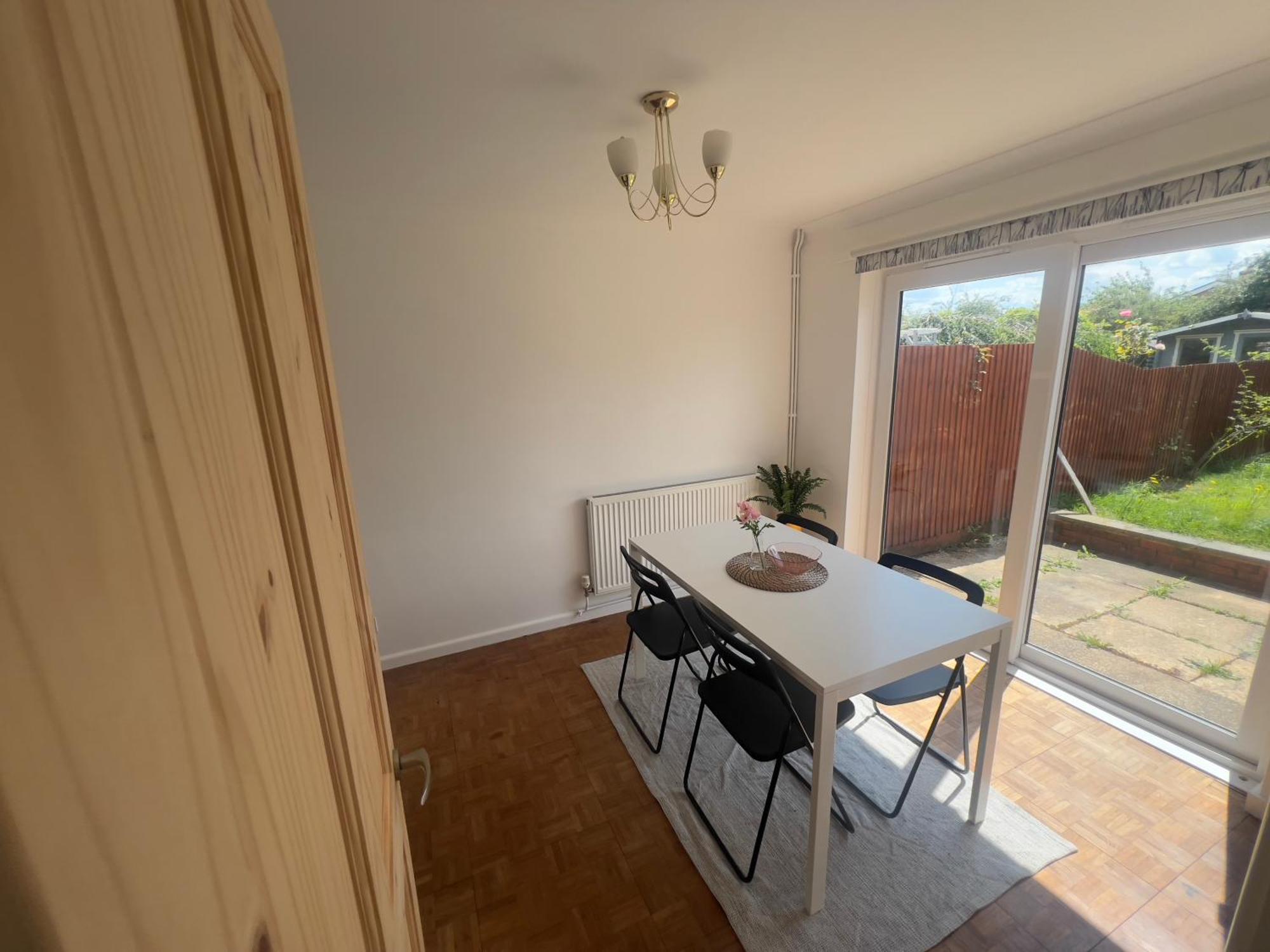 Charming 3-Bed House In Leighton Buzzardヴィラ エクステリア 写真